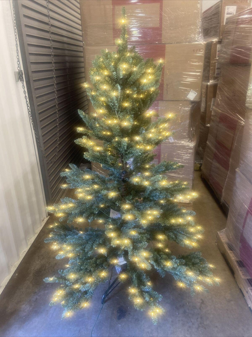 Open Box Balsam Hill Classic Blue Spruce 5.5' Tree with Candlelight LED Lights