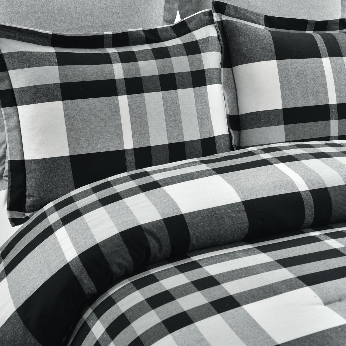 Lush Decor Farmhouse Yarn Dyed Plaid Eco-Friendly Recycled Cotton Reversible Comforter, King, Black/White, 5-Pc Set
