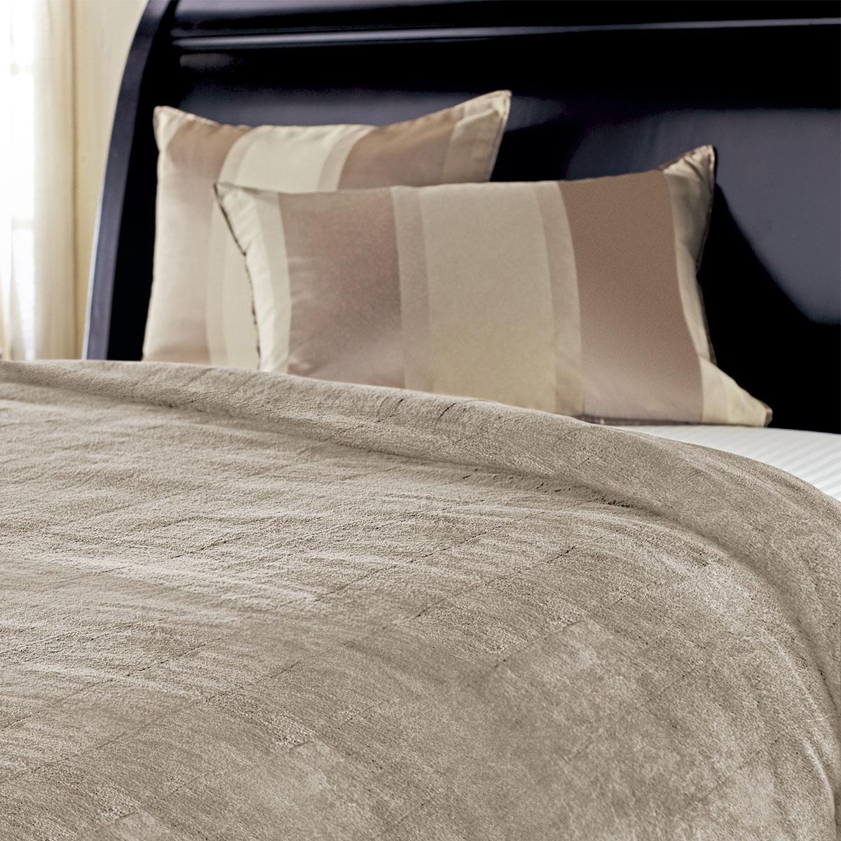Sunbeam Electric Heated Plush Channeled Blanket, Dual Controls, Queen, Mushroom