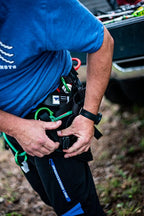Teufelberger treeMOTION Harness for Arborists – Belt-and-Sit Saddle with Rear Tie-in Attachment (One-Size, Black)