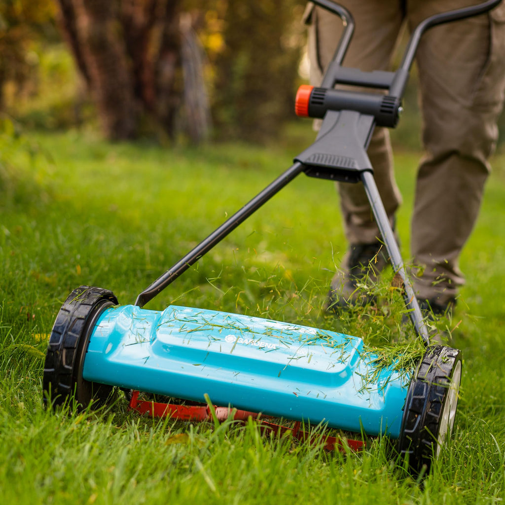 (4018) Classic 16" Reel Lawn Mower with 5 Blades. Lawn Mower for Everyday use with No Gas, No Electricity Makes Mowing a Breeze. Best Yard Tools You can own.