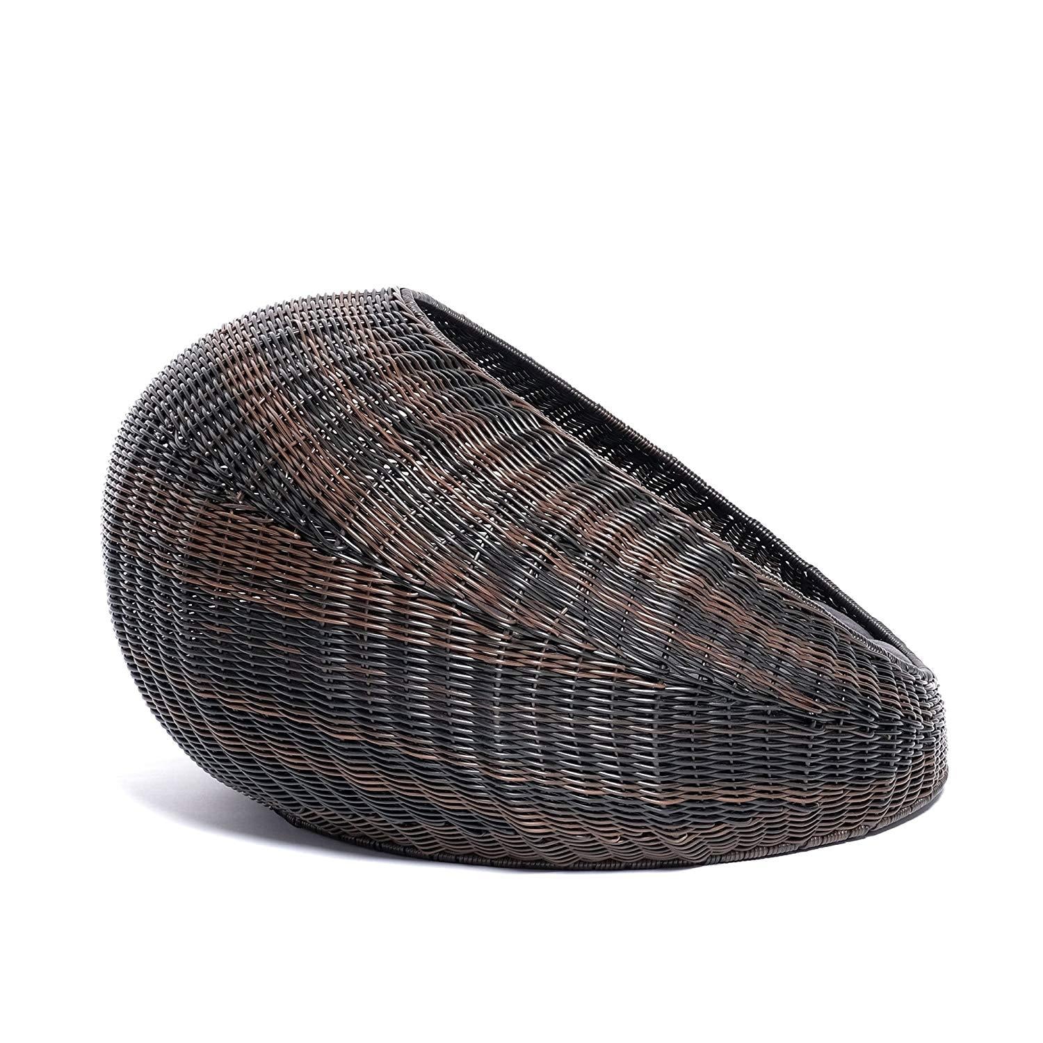 D+GARDEN Wicker Cat Bed for Indoor Cats - a Covered Modern Cat Hideaway Hut of Rattan Houses Pets in Dome Basket, Washable