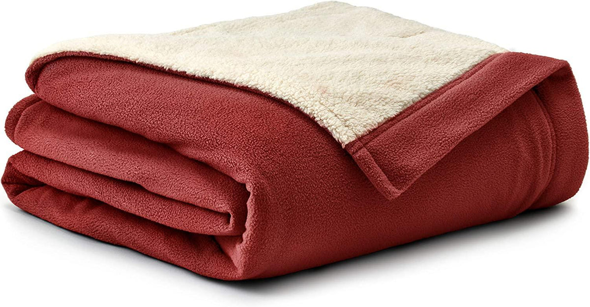 | Signature Reversible Fleece/Sherpa Electric Heated Blanket with Safe &amp; Warm Low-VoltaTechnology, Queen, Redwood