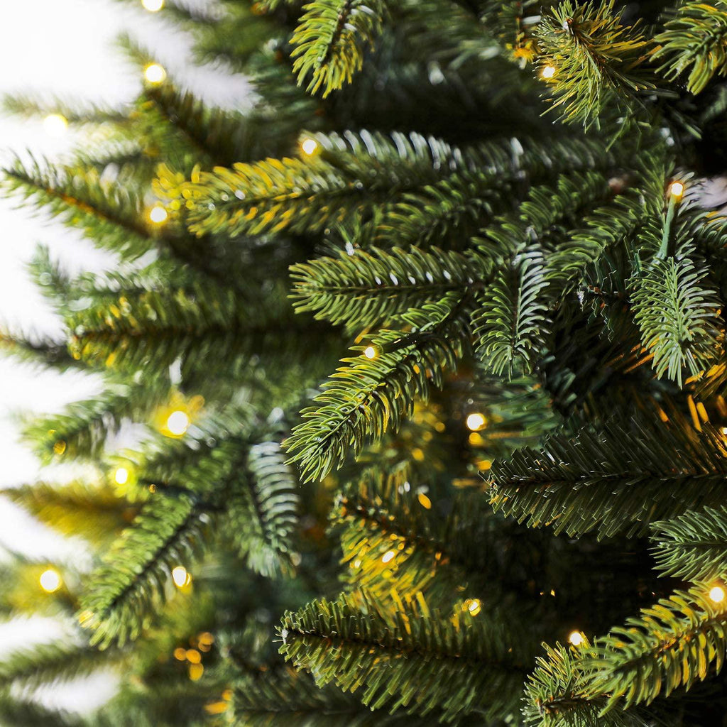 Evergreen classics 7.5 ft Pre-Lit BrentPine Artificial Christmas Tree