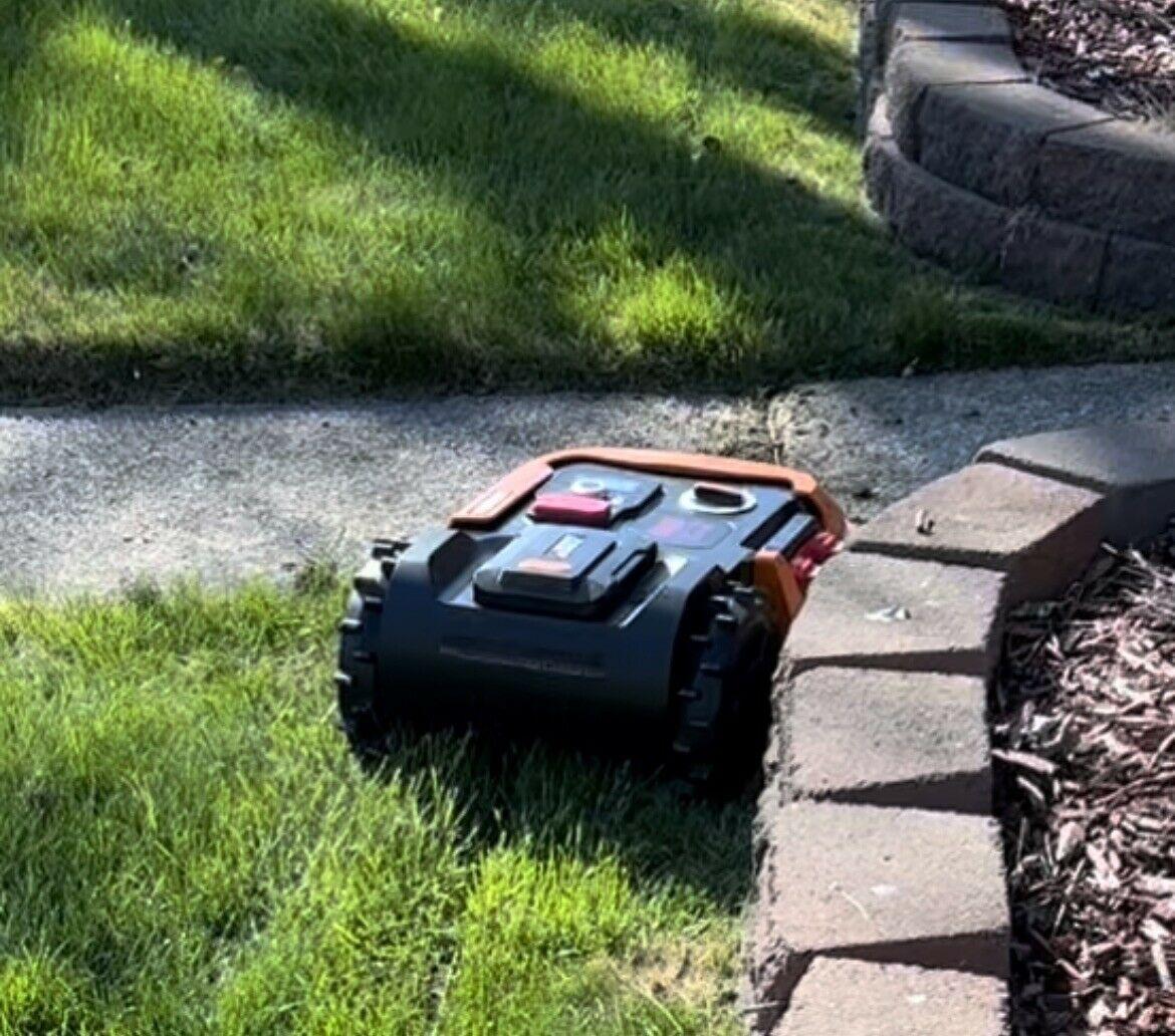 Landroid M 1/4 Acre Cordless Robotic Mower (WR147)