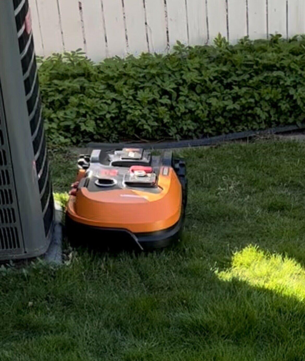 Landroid M 1/4 Acre Cordless Robotic Mower (WR147)