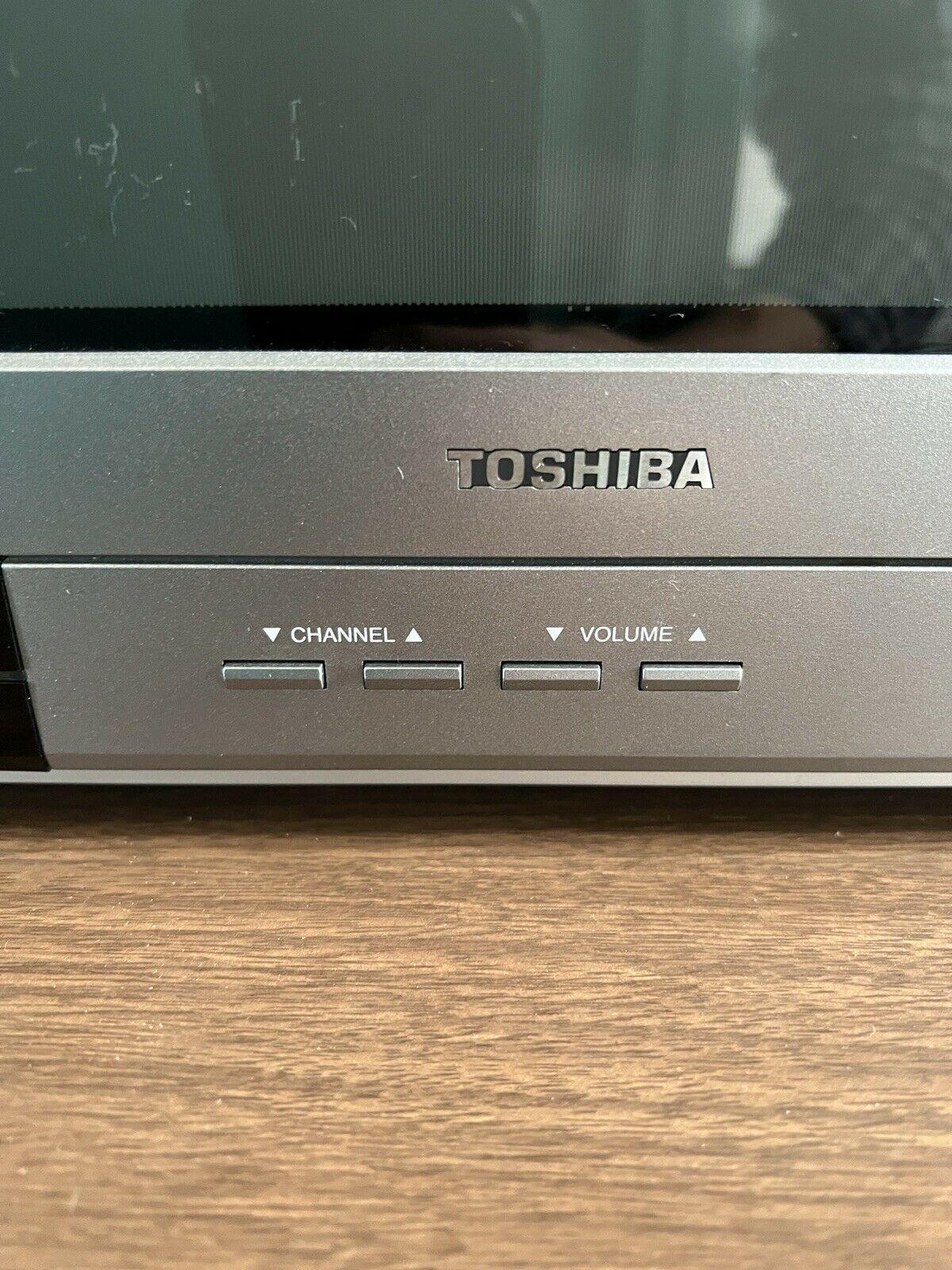 toshiba 14af44 14” crt tv for retro gaming component s-video with remote