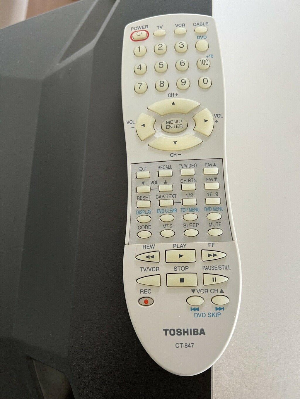 toshiba 14af44 14” crt tv for retro gaming component s-video with remote