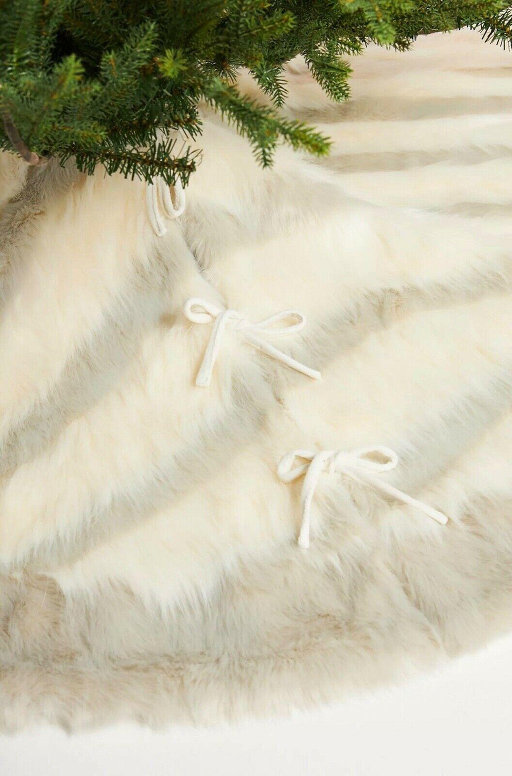 2 ANTHROPOLOGIE JOSIE FAUX FUR CHRISTMAS TREE SKIRT &amp; LARSTOCSET IVORY
