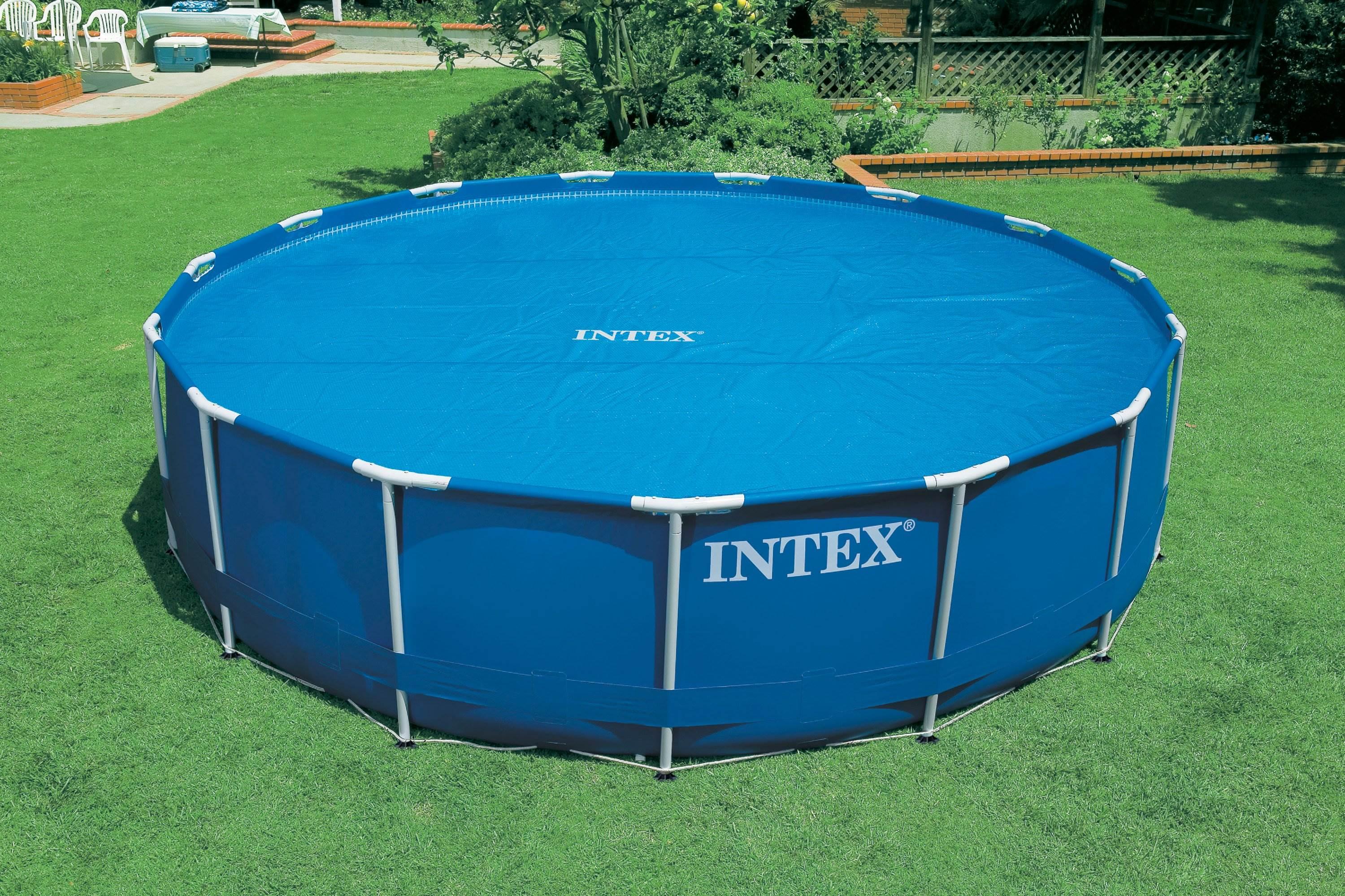 18 Foot Solar Vinyl Pool Cover and Wall Mounted Automatic Surface Skimmer