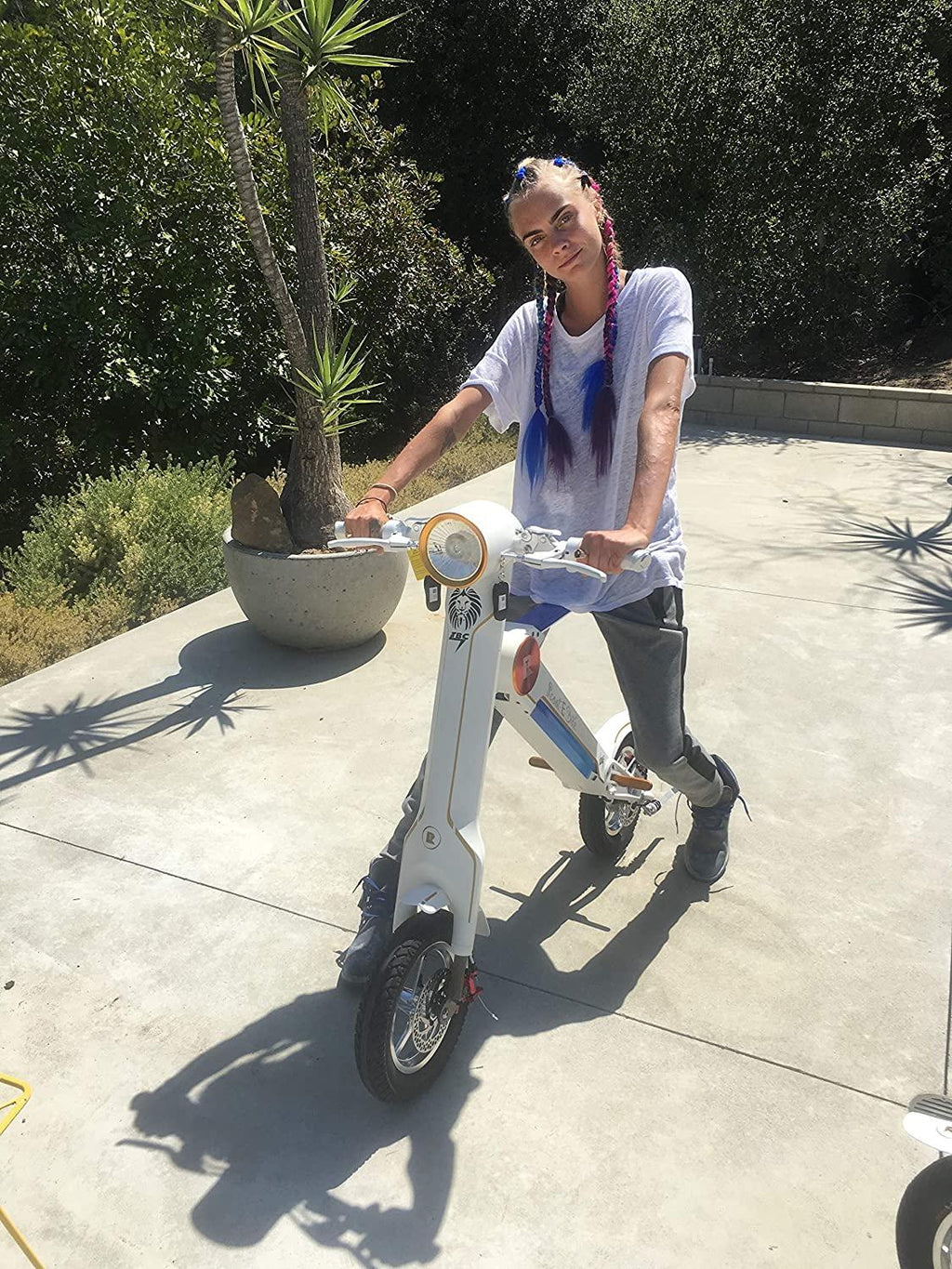Scoot-E-Bike Folding Electric Adult Scooter - Electric Bicycle - Bluetooth Speaker - Stylish and Stable - Leather Seat - Lightweight - Excellent Range