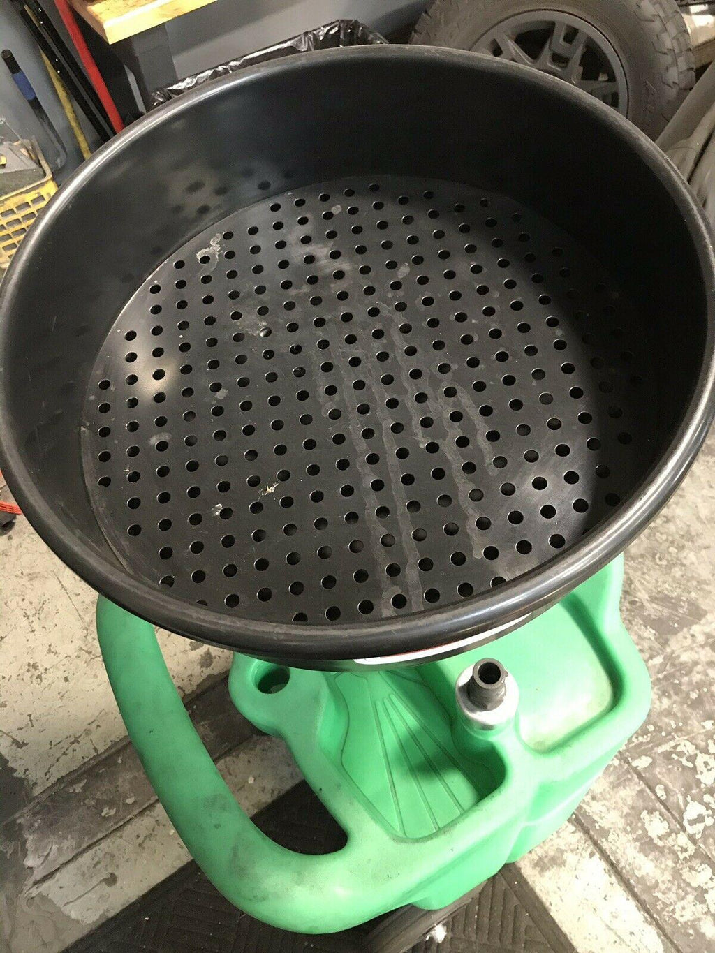 Lincoln Used Fluid Drain Containment 26gal Model 3627 Rolling Caddy