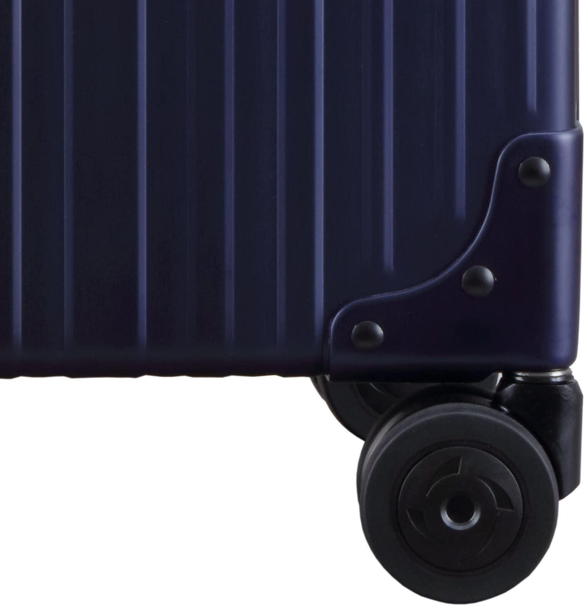30" International Trunk Aluminum Hardside Luggage