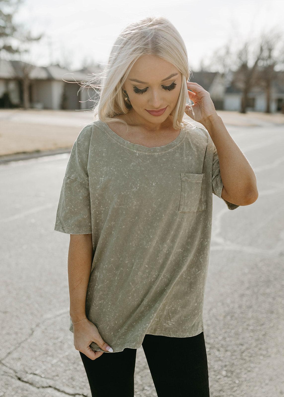 crew neck solid top - olive