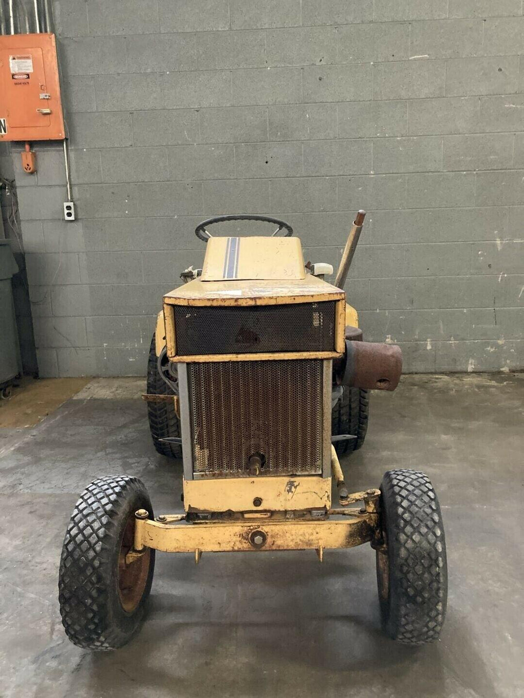 Allis Chalmers B-110 Garden Tractor