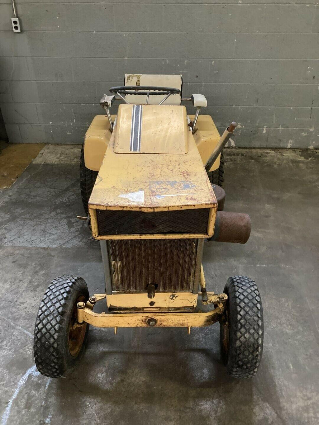 Allis Chalmers B-110 Garden Tractor