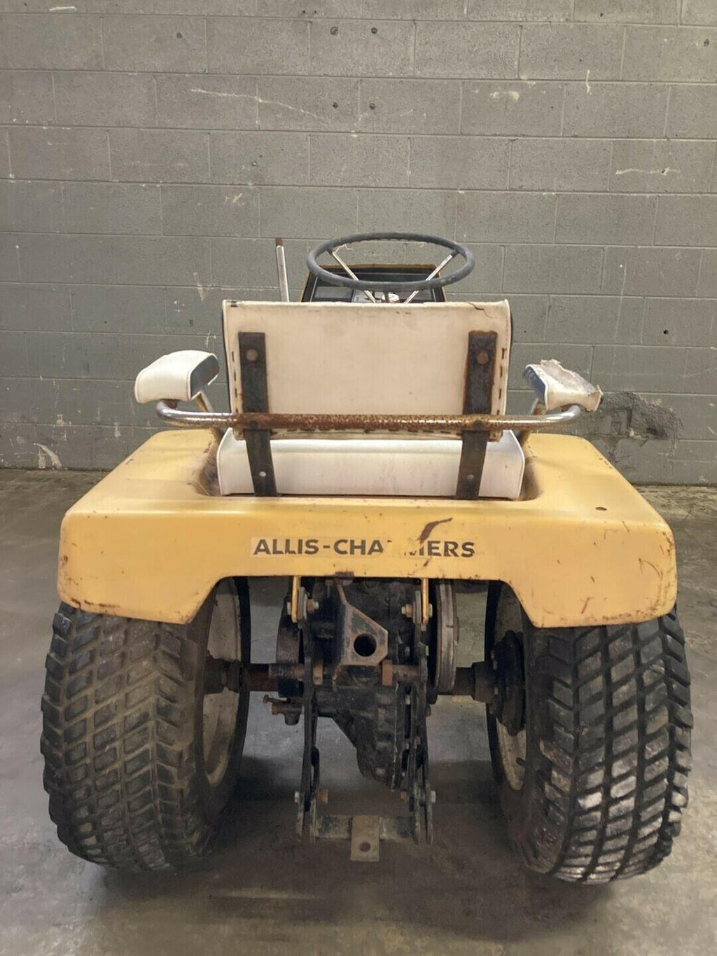 Allis Chalmers B-110 Garden Tractor