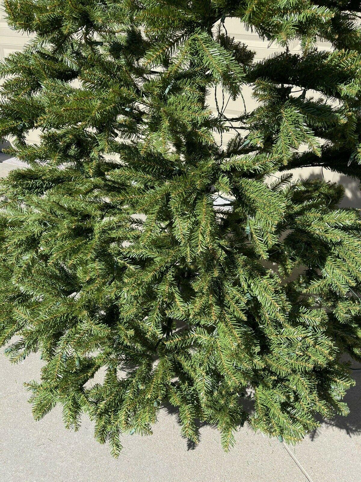 National Tree 9' Dunhill Fir Tree with 900 Clear Lights