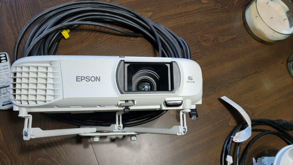 epson projector *(kit)- $900 new, everything you need for movie night. 1080p tv