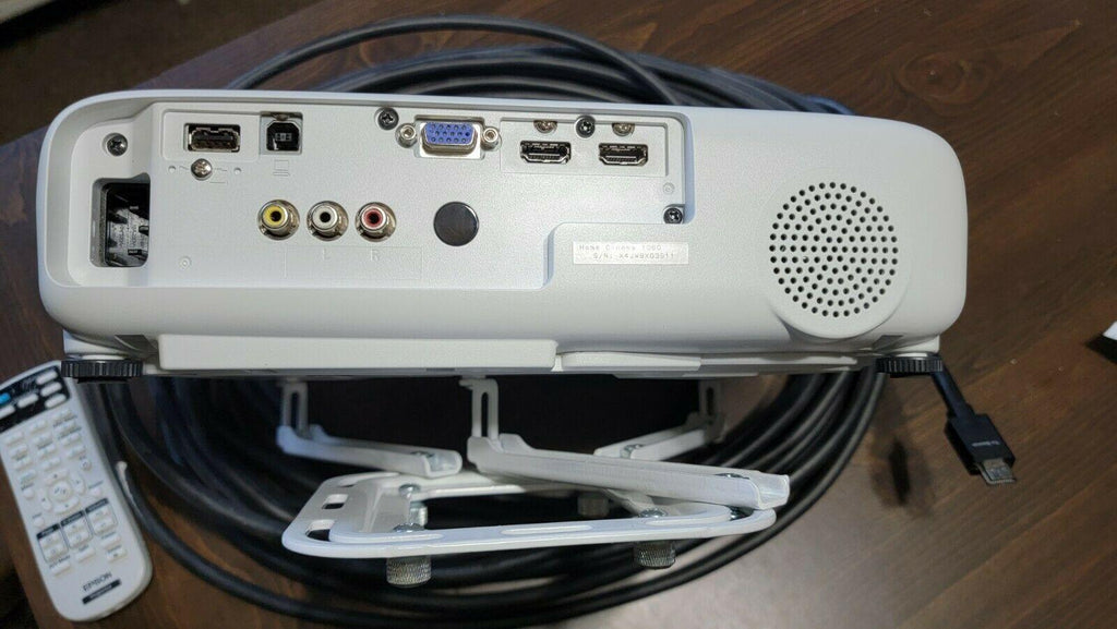 epson projector *(kit)- $900 new, everything you need for movie night. 1080p tv