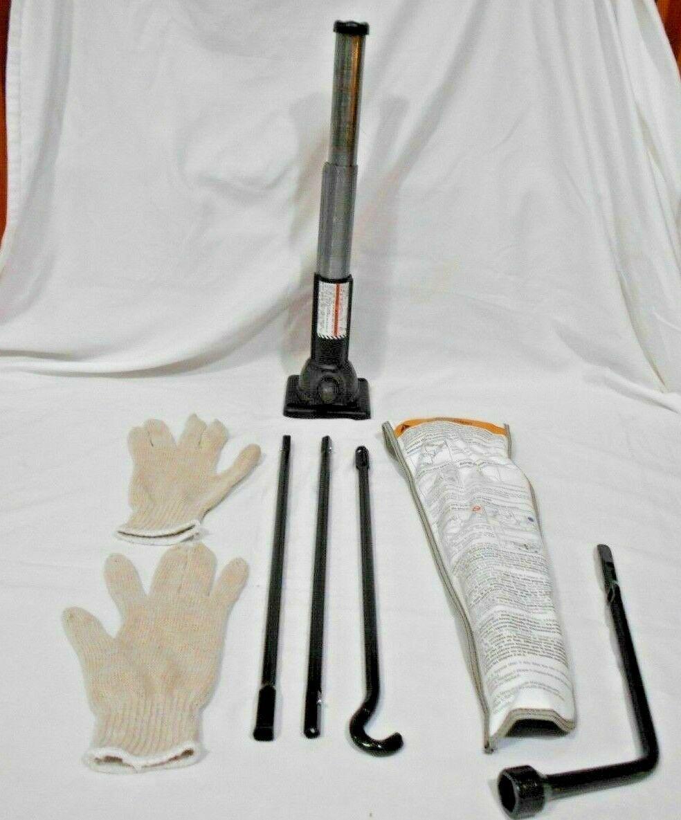 2007 - 2020  TOYOTA TACOMA  FACTORY JACK SET WITH BAG & TOOLS - VERY NICE