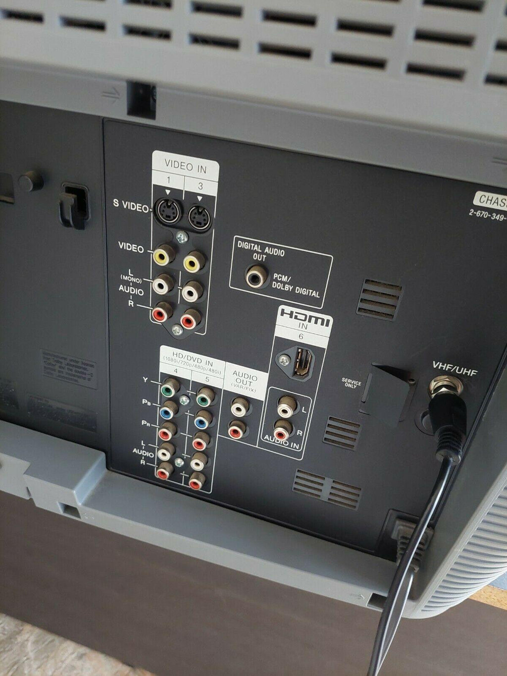 sony trinitron wega kd-34xbr970 34" 1080i crt television (&amp; included tv stand)