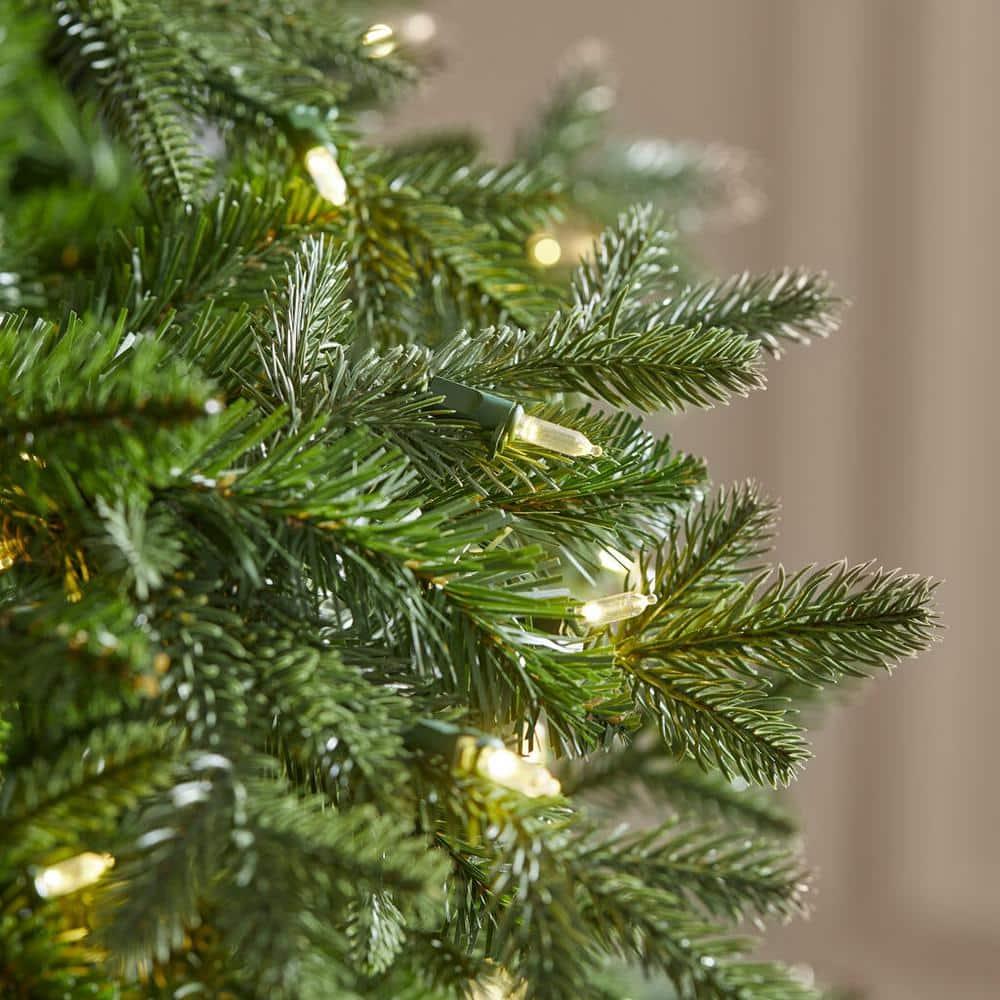 7.5 ft Cedarburg Fir Christmas Tree