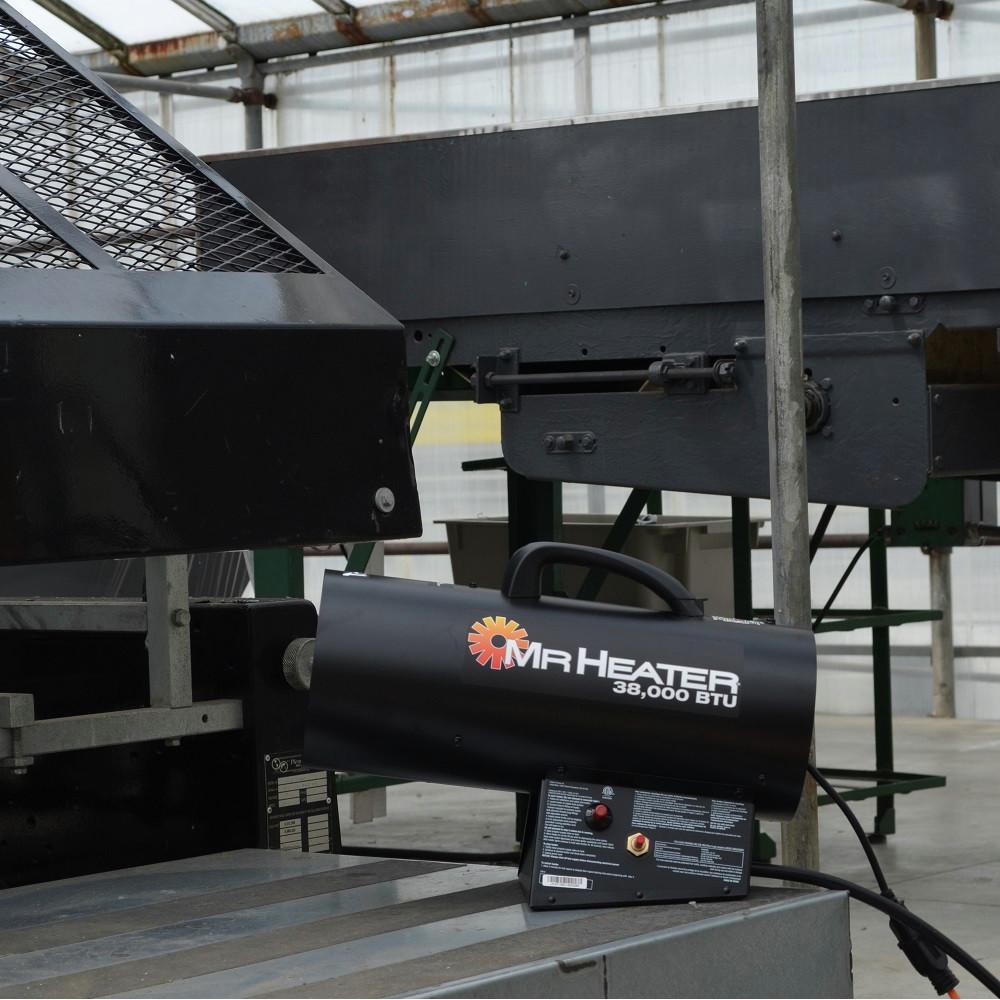 Mr. Heater MH38QFA Forced Air 38000 BTU/hr. 950 sq. ft. Forced Air LP Heater