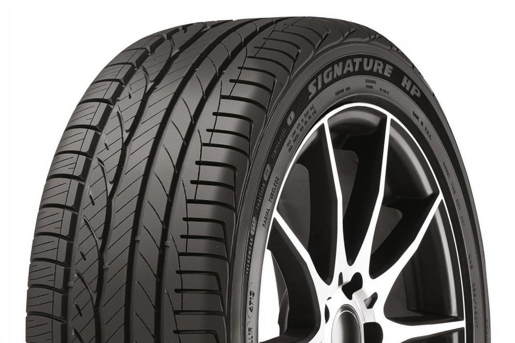 Dunlop Signature HP 225/50R18 95 W Tire.