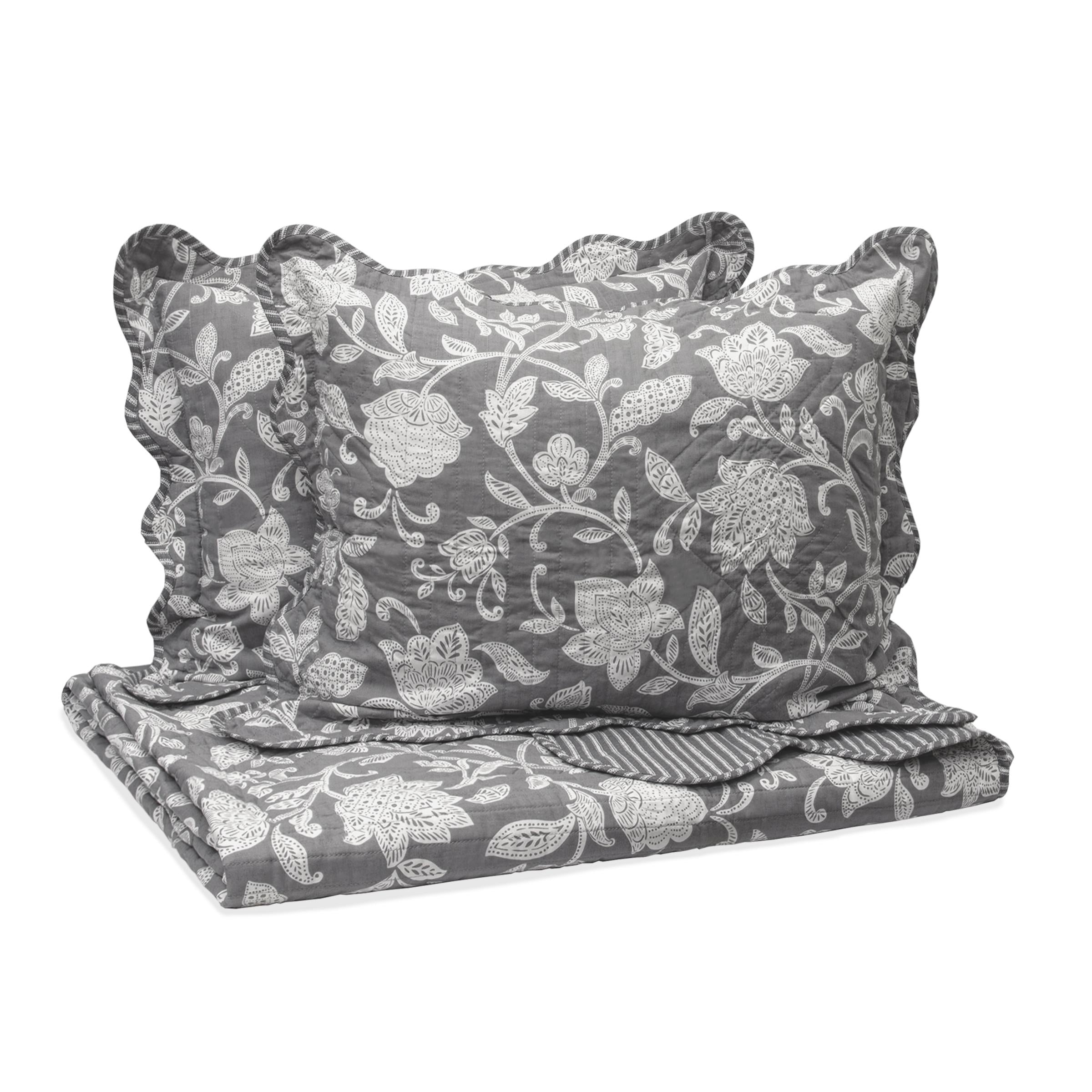 Waverly Stencil Vine Reversible 4 Piece Quilt Set