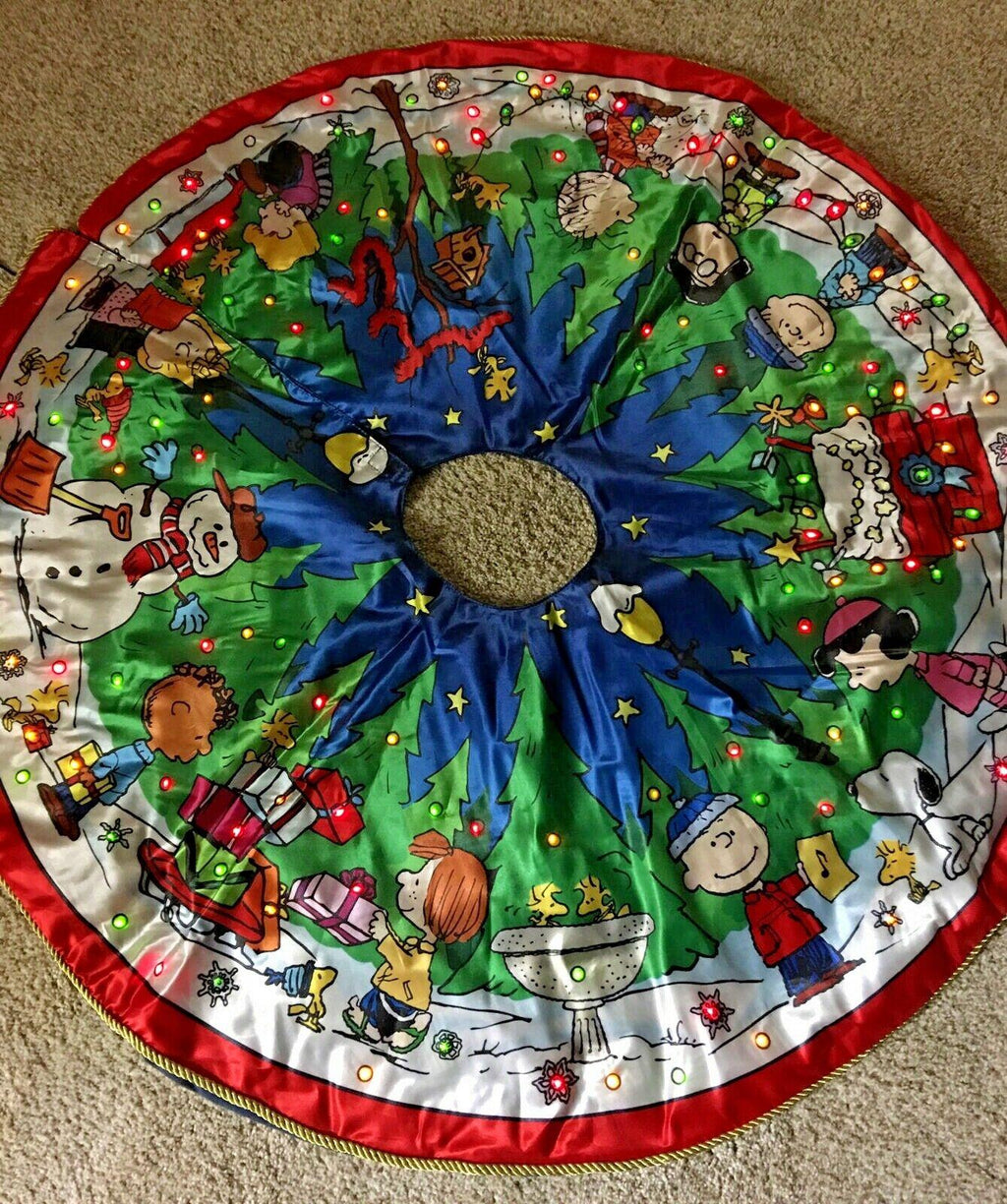 Charlie Brown PEANUTS 44" Tree Skirt LED LIGHTED Danbury Mint Battery Plug RARE!