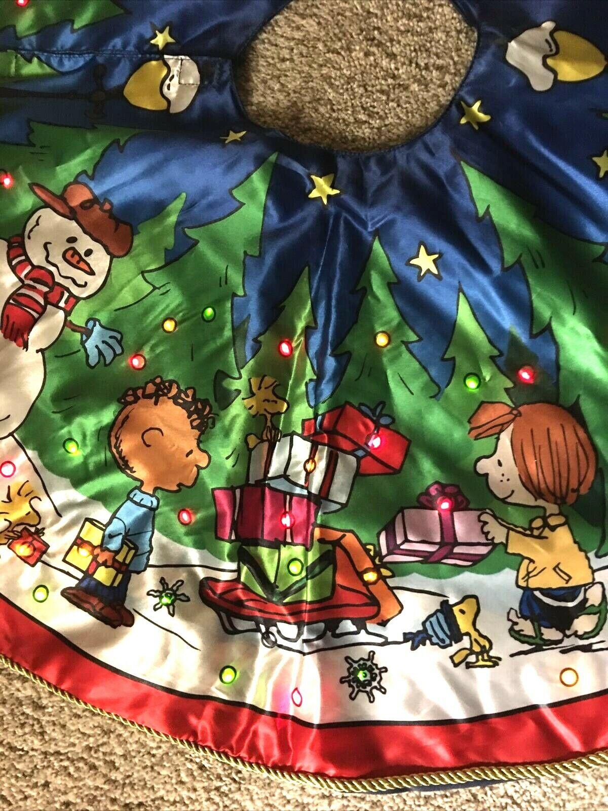 Charlie Brown PEANUTS 44" Tree Skirt LED LIGHTED Danbury Mint Battery Plug RARE!