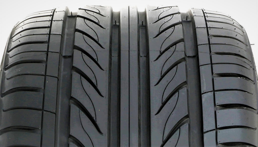 Delinte Thunder D7 255/35R19 ZR 96W XL A/S High Performance All Season Tire