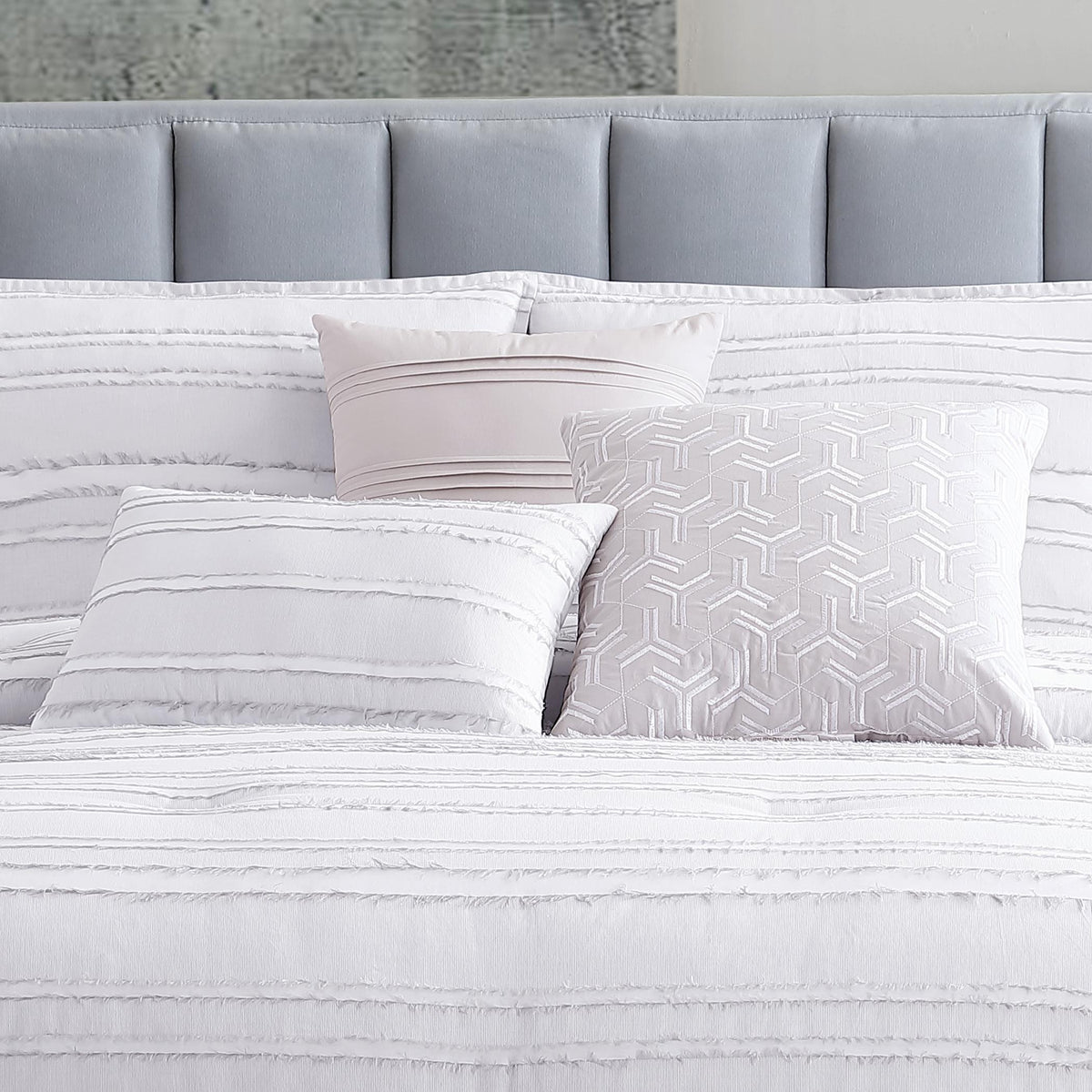 Riverbrook Home 6 pc Comforter Set, Queen, White/Gray, Boston, Clipped Jacquard, Polyfil