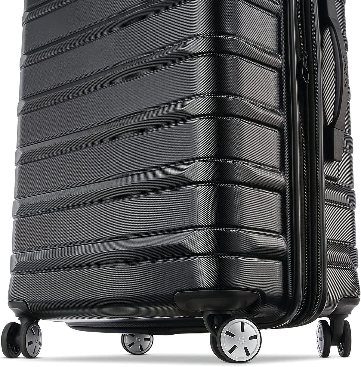 Omni 2 Hardside Expandable Luggage with Spinner Wheels, Midnight Black, Carry-On 20-Inch