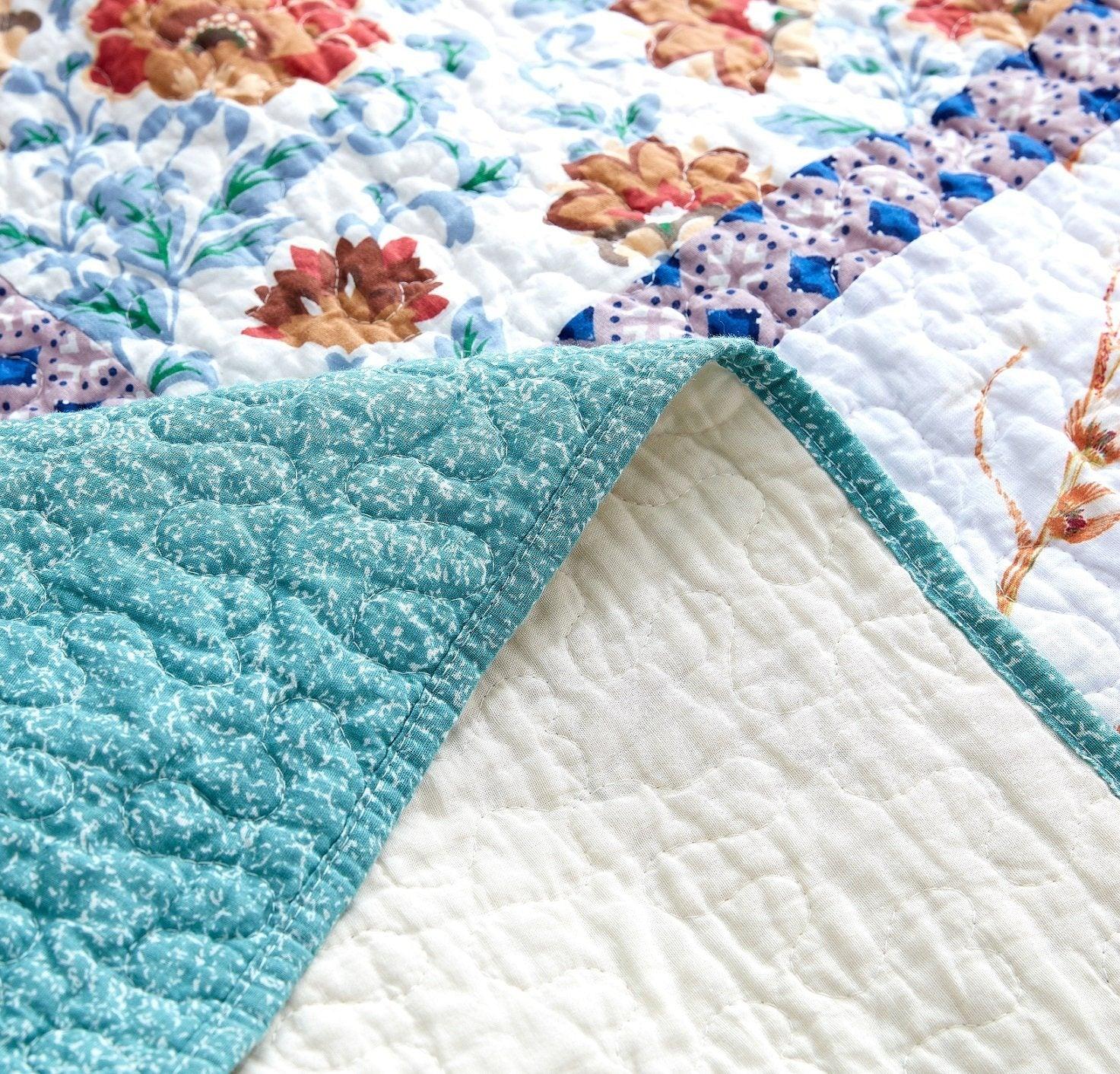 Tache Old World Garden Pastel Blue Yellow Red Hummingbirds Cotton Patchwork Quilt Set (JHW-936)