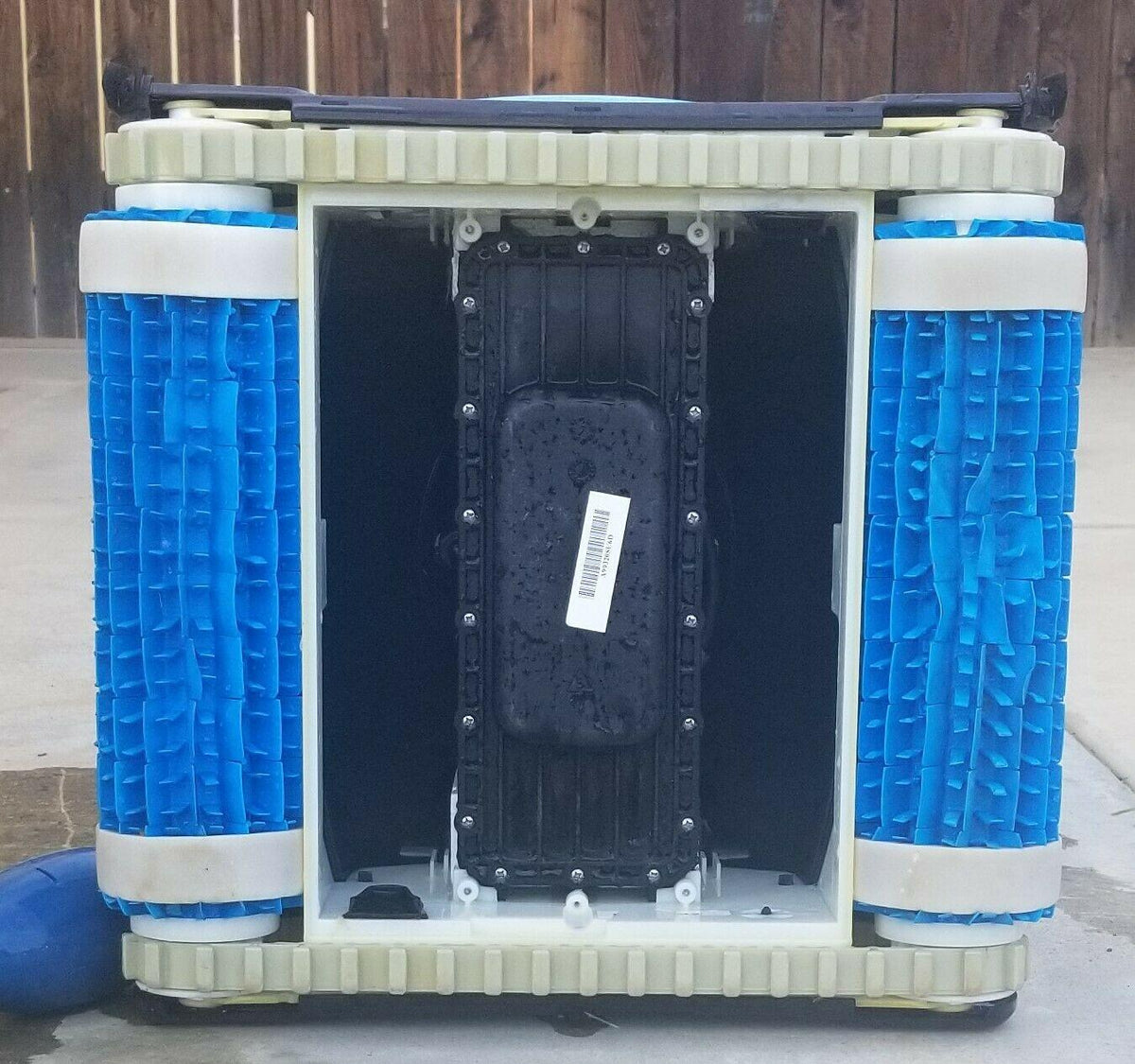 dolphin nautilus by maytronics pool cleaner local pick up only
