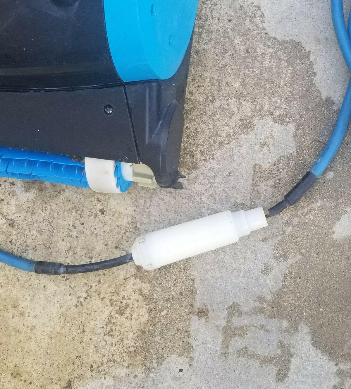 dolphin nautilus by maytronics pool cleaner local pick up only