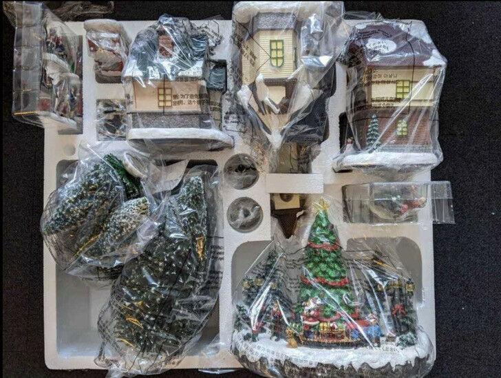 Rare Christmas Villawith Lighted Gazebo and Music 30 Piece Unused Brand New