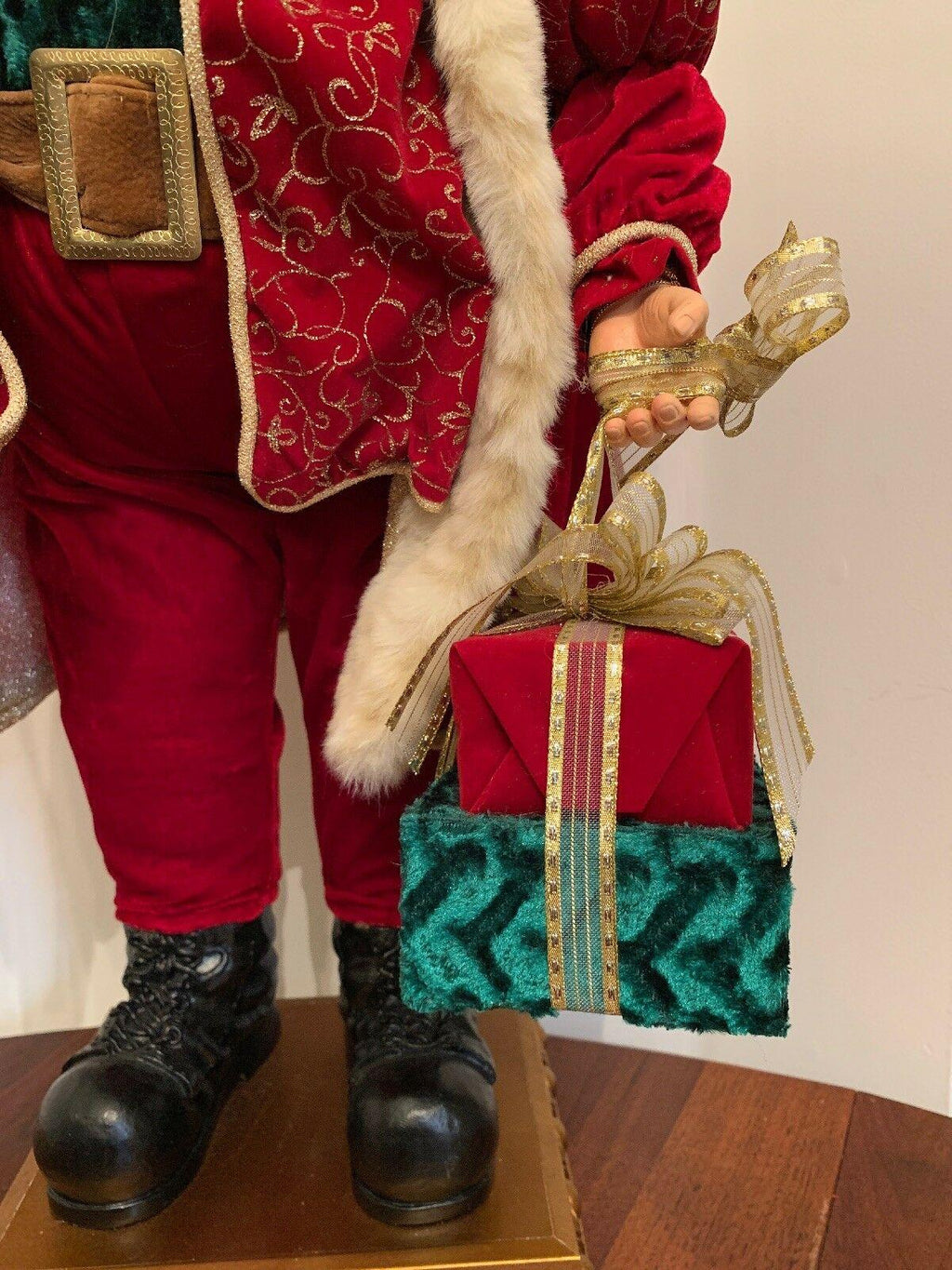 Bombay Company Santa With Presents And Sack LarTabletop