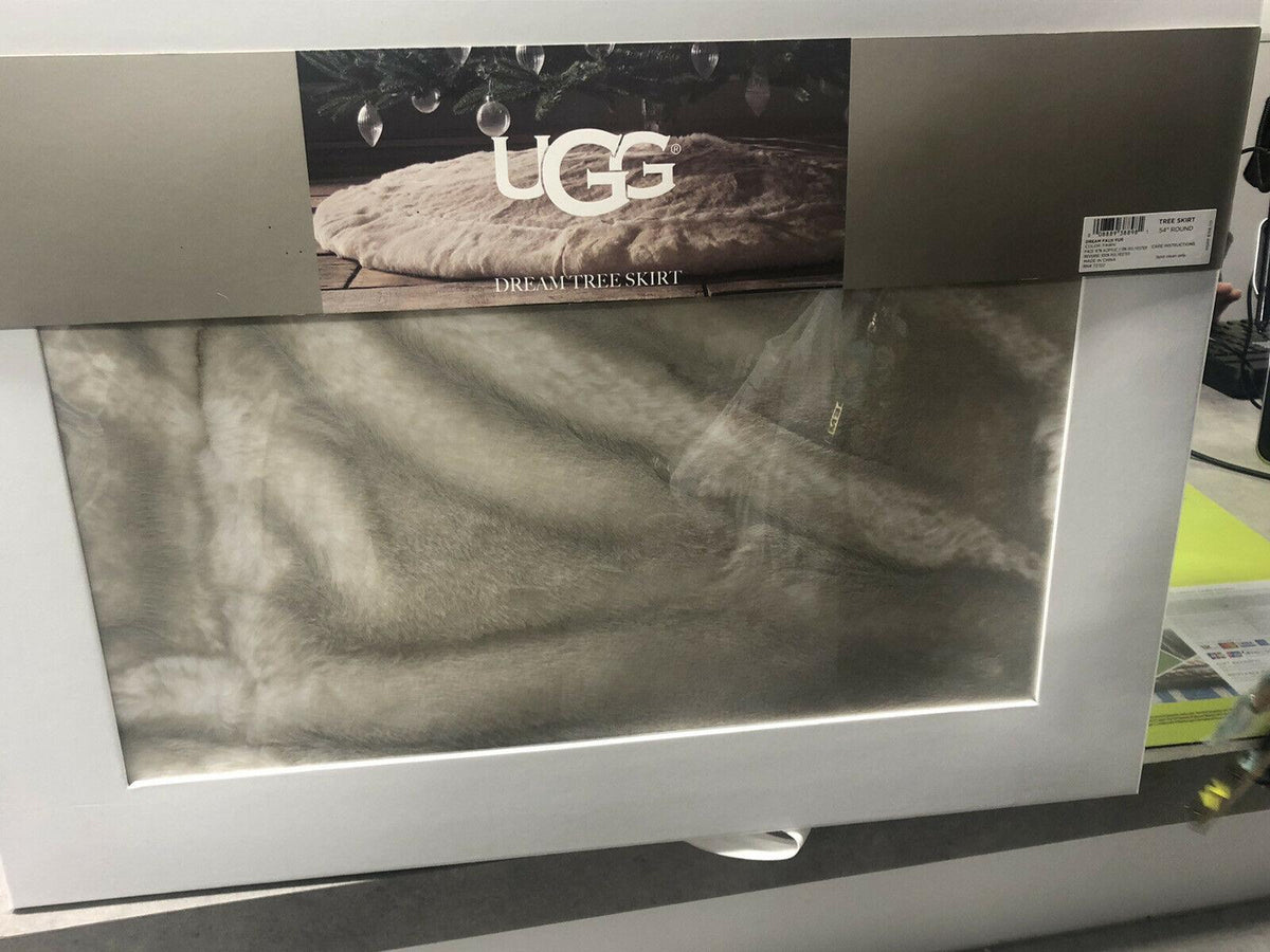 UGG "DREAM" Christmas Tree Skirt Faux Fur 54" Round/Luxuriously Soft/Thick