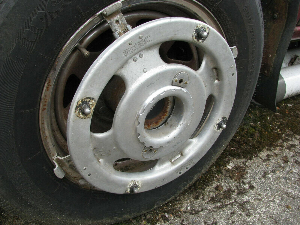 1950s HUNTER TUNE-IN WHEEL R & SPINNER 115V  ON-VEHICLE/CAR