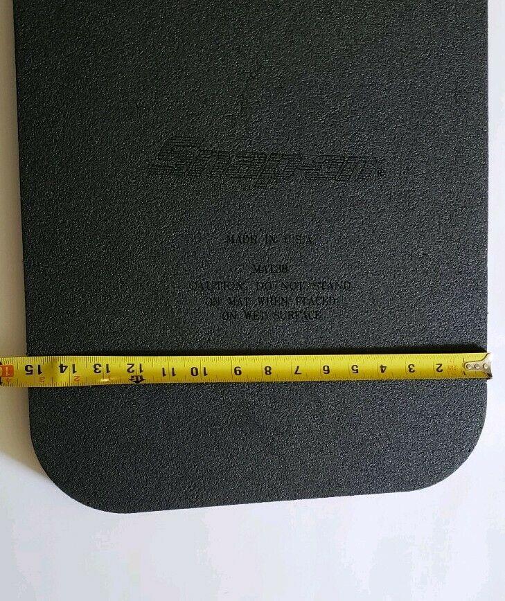 2X SNAP ON kneeling pad larapprox 15" X 38" comfortable woron floor NEW!