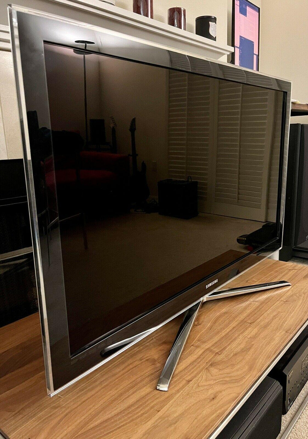 samsung lcd tv (ln46c750) (46in - black) (near perfect condition)