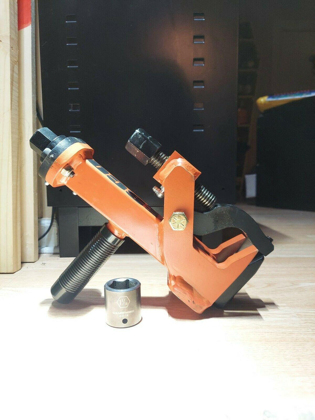 ESCO Pneumatic Bead Breaker 20429