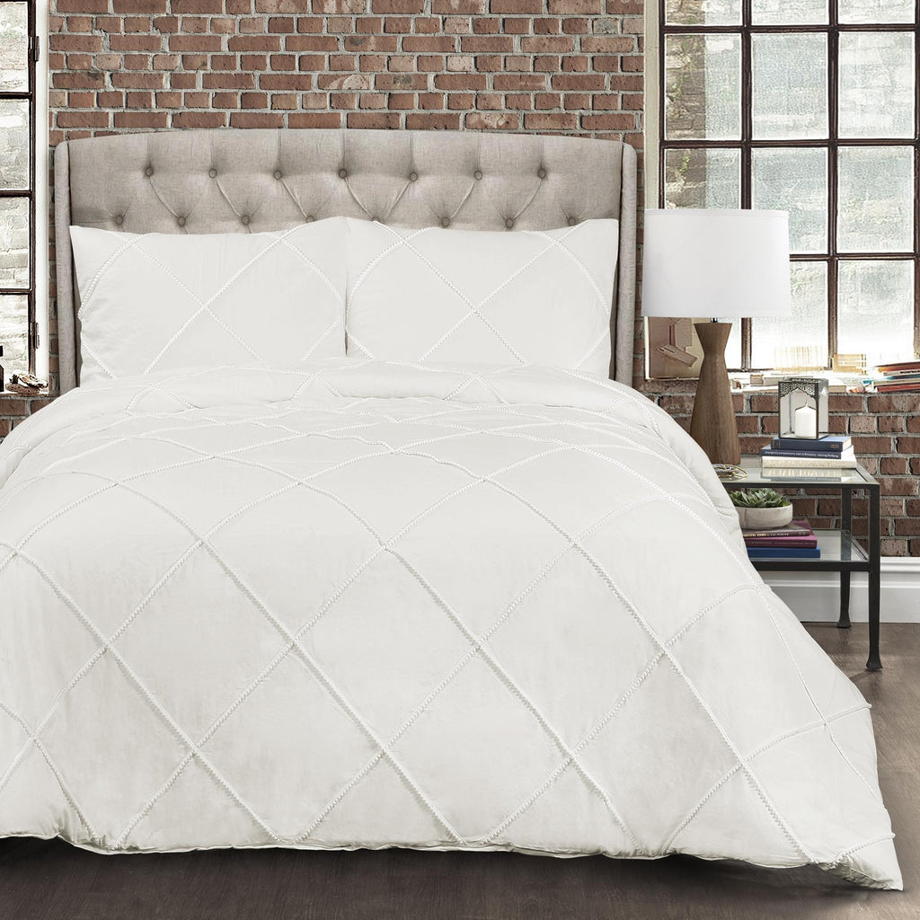 Diamond Pom Pom 3 Piece Comforter Set by Lush Decor