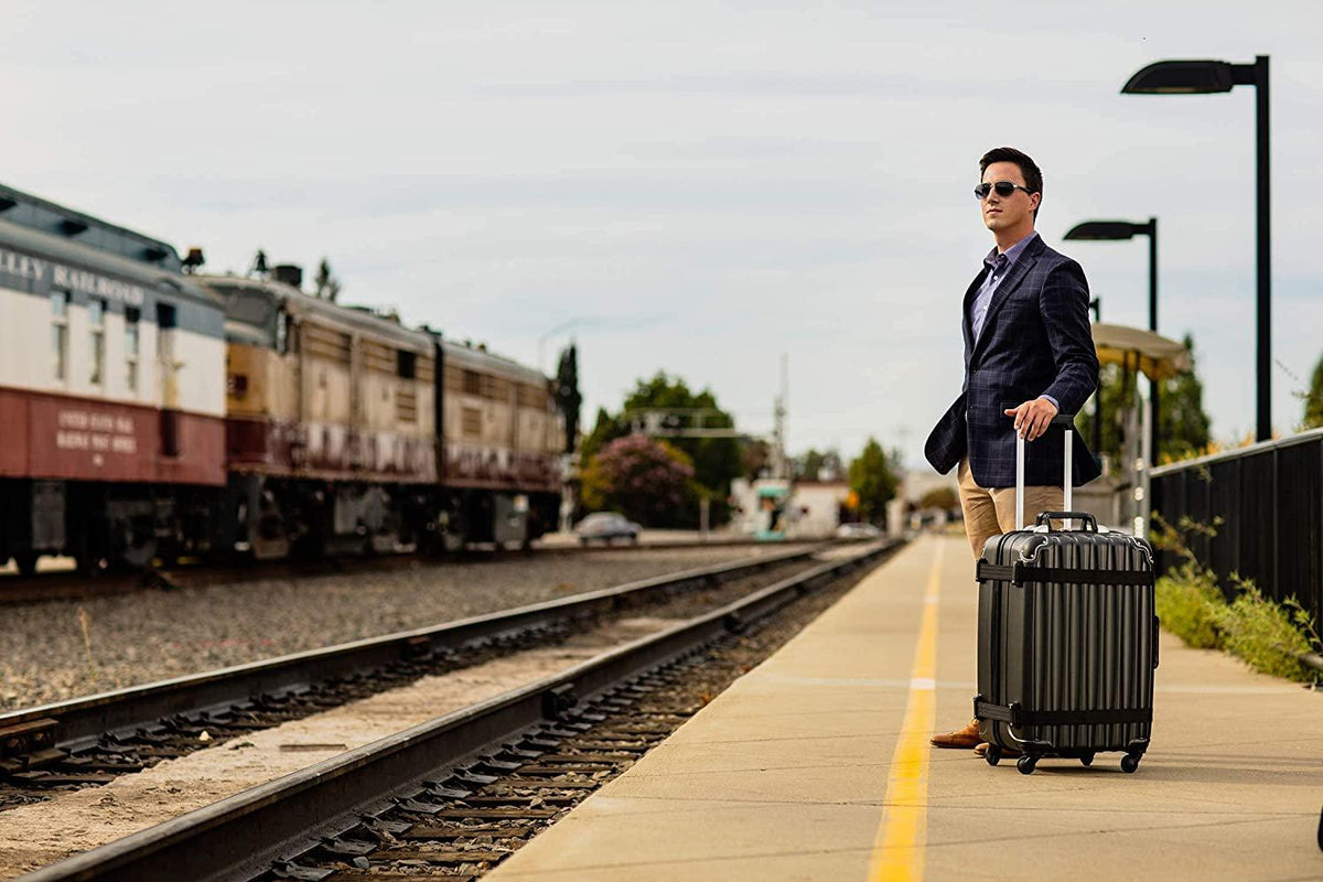 Up to 12 Bottles &amp; All Purpose Wine Travel Suitcase (Black)