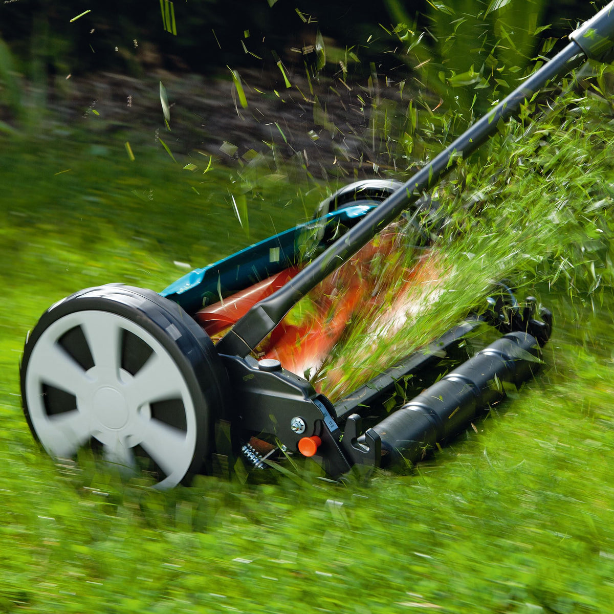 (4018) Classic 16" Reel Lawn Mower with 5 Blades. Lawn Mower for Everyday use with No Gas, No Electricity Makes Mowing a Breeze. Best Yard Tools You can own.