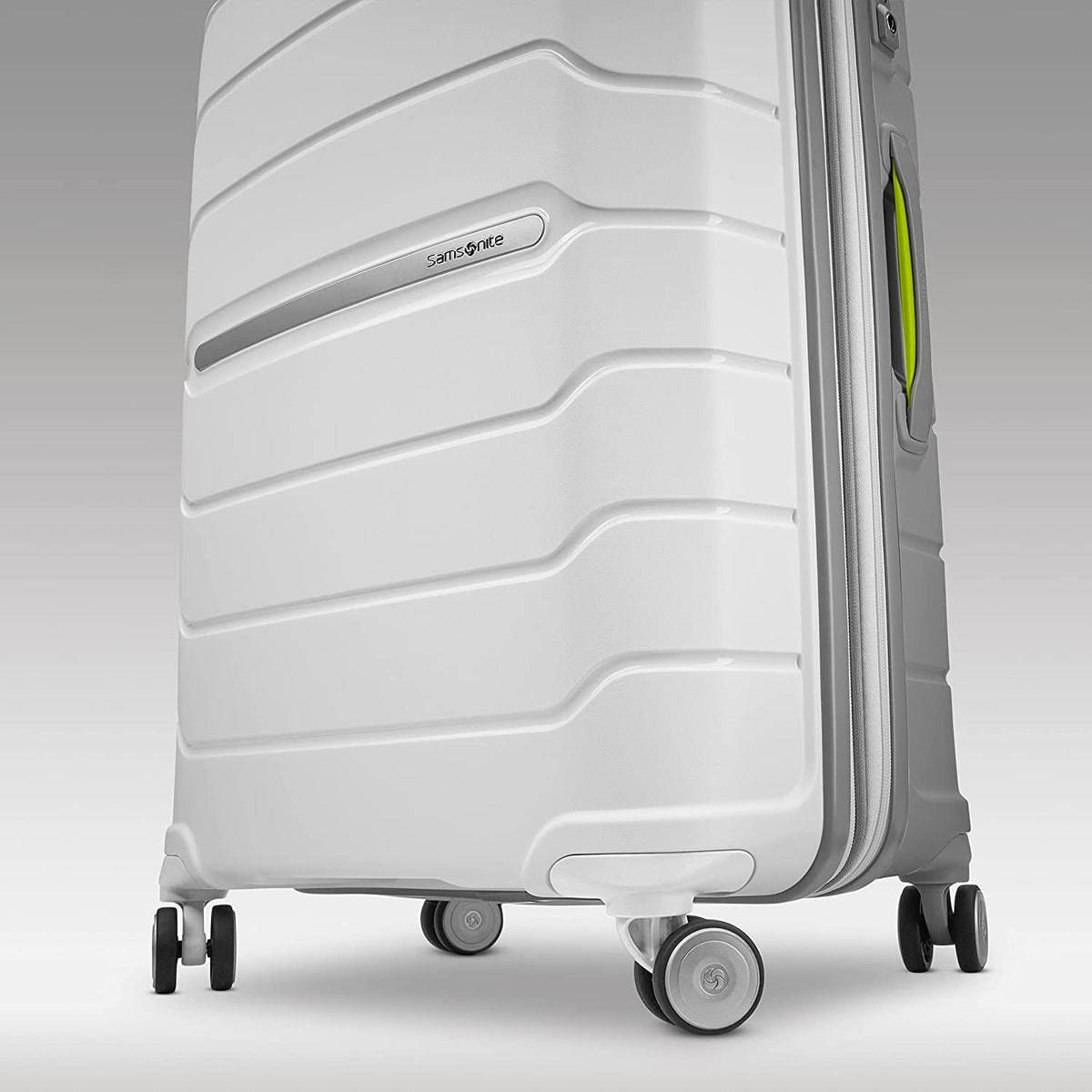 form Hardside Expandable with Double Spinner Wheels, White/Grey, Checked-Large 28-Inch