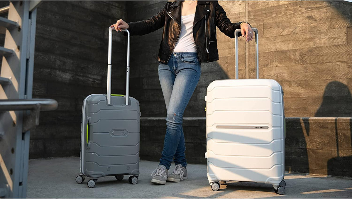 form Hardside Expandable with Double Spinner Wheels, White/Grey, Checked-Large 28-Inch